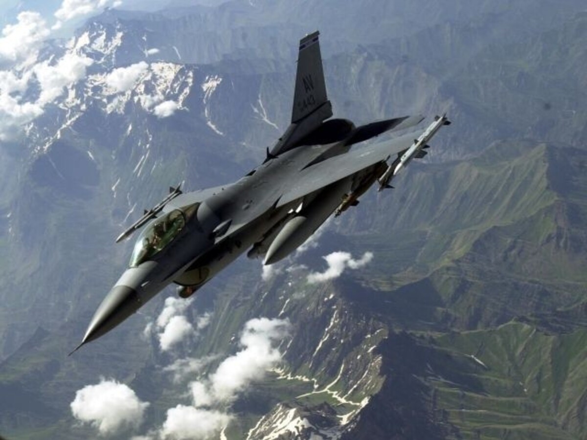 lietadlo F-16 (TASR)